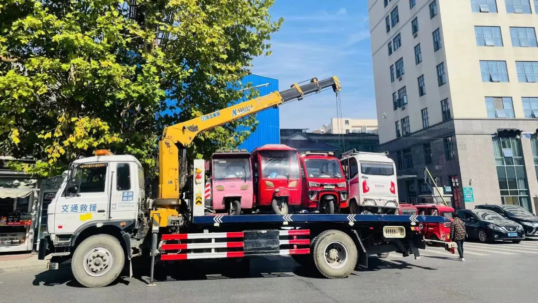 武冈市专项整治三轮摩托电动车违法载人、非法营运等(图1)