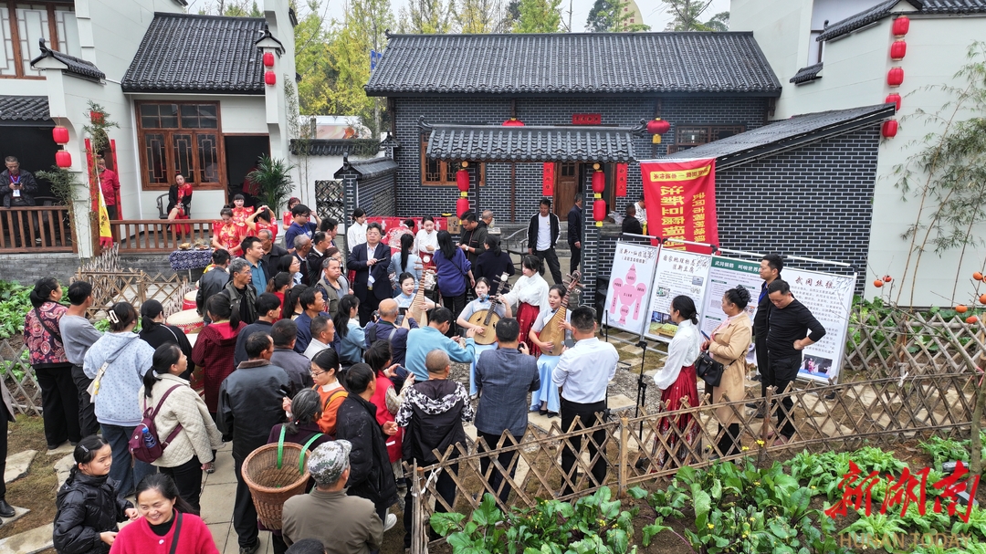 武冈“法新八仙非遗宴”在中国村厨村艺大晒湖南专场上荣获两项金奖(图2)