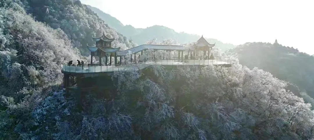 武冈云山迎来新年初雪 银装素裹宛如仙境(图2)