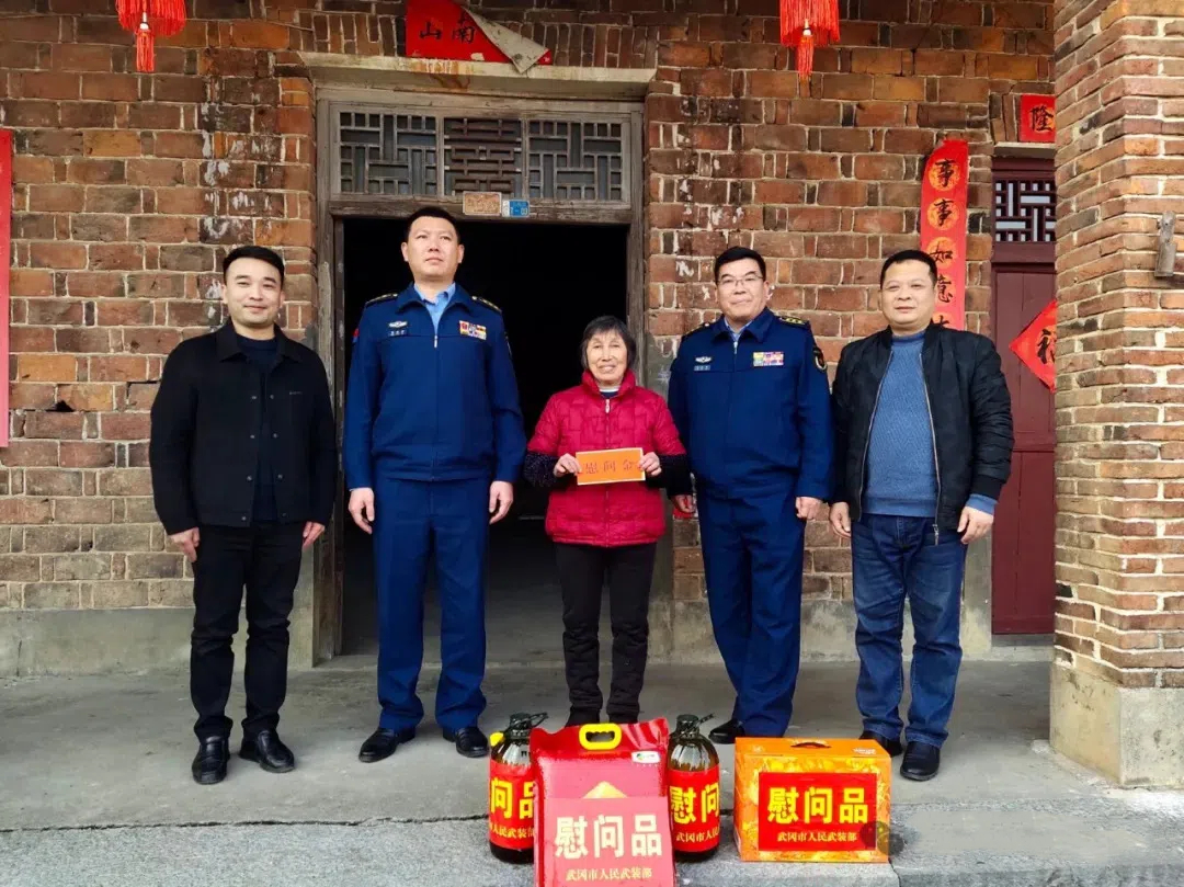 市领导开展春节前走访慰问活动(图2)
