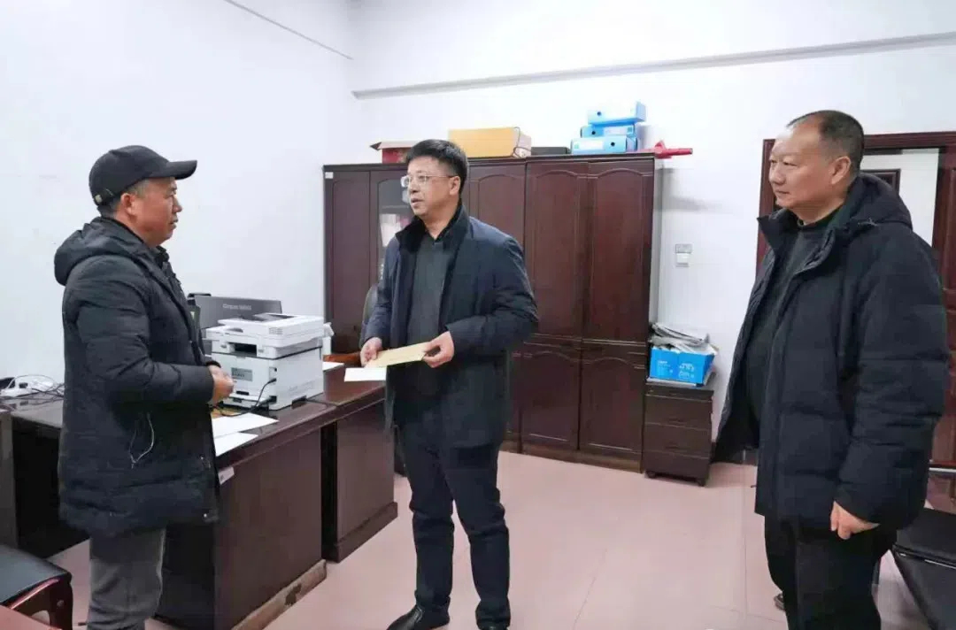 新春走访送温暖 关爱慰问显真情(图5)