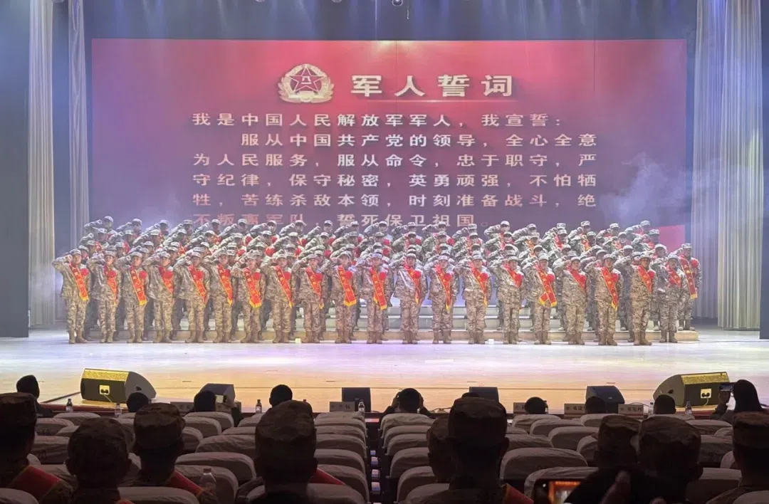 邵阳市西部六县2025年度上半年新兵入伍欢送晚会在武冈举行(图1)