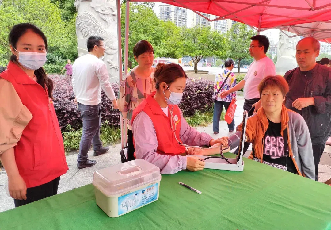 武冈市举办第三十五次全国助残日活动 弘扬自强与助残精神 凝聚团结奋进力量(图1)