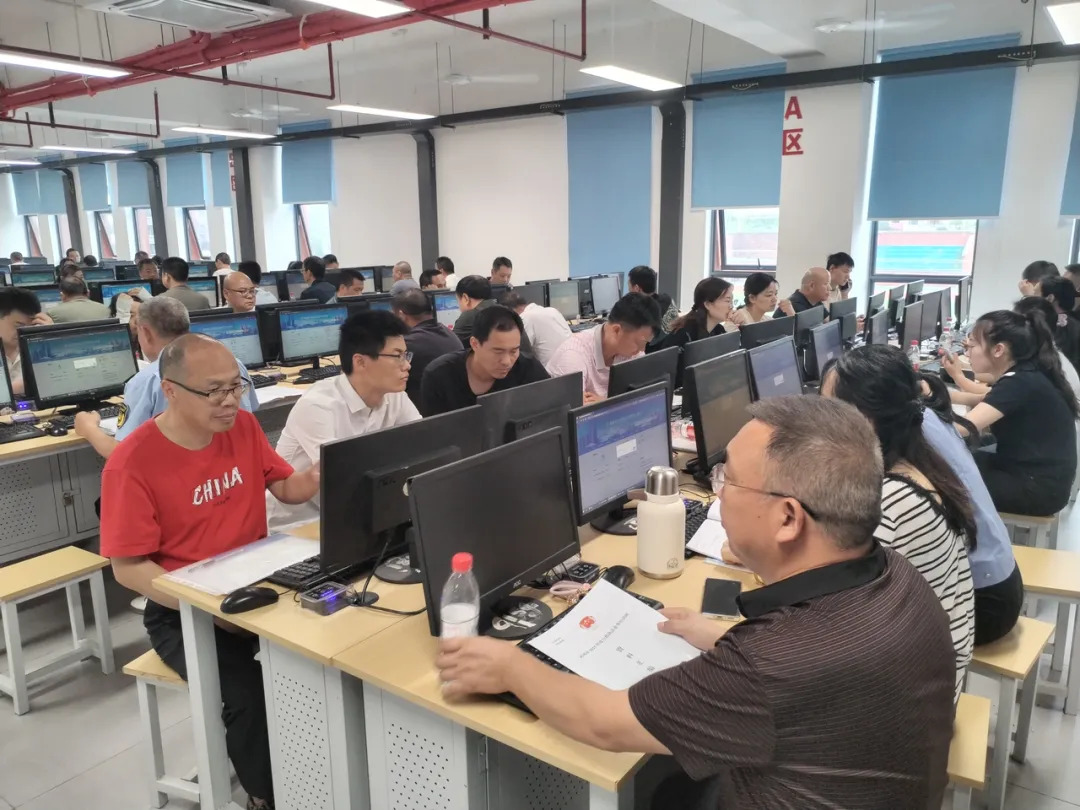 武冈市举办行政执法能力提升集训护航营商环境(图1)
