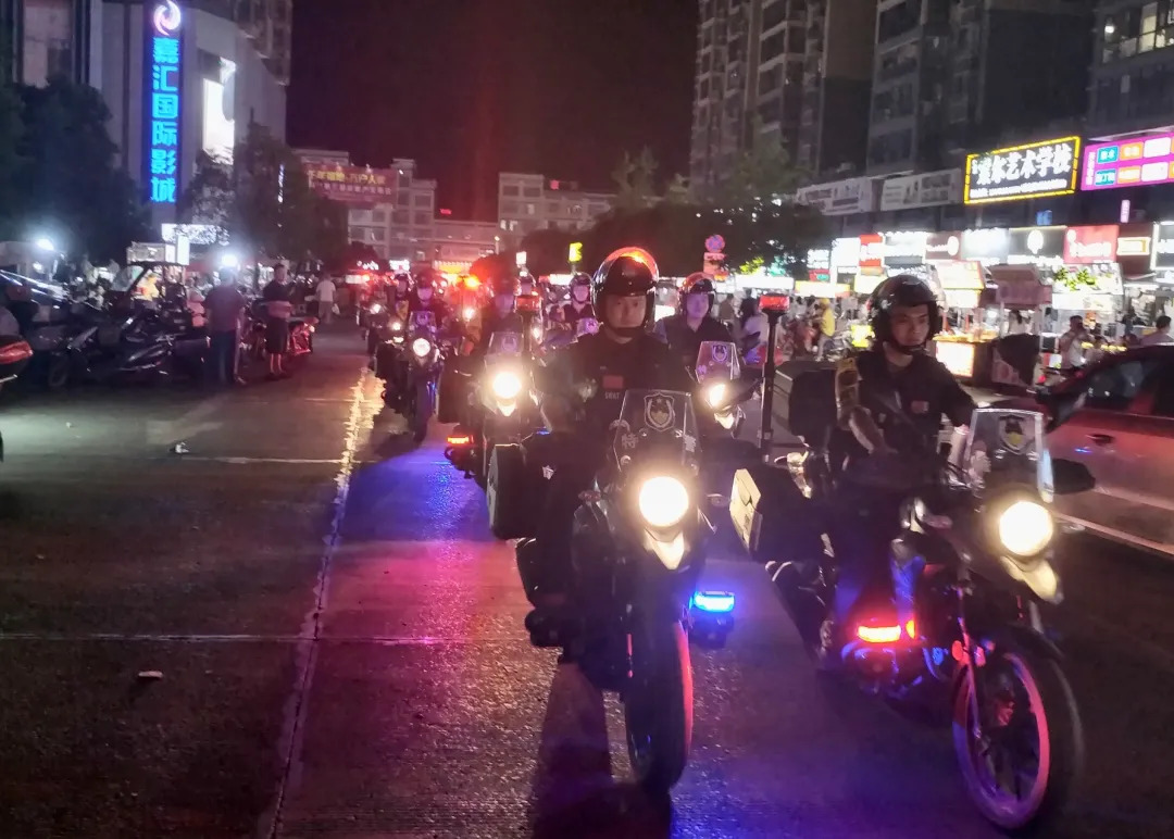 武冈开展夏夜集中清查行动  全力守护平安(图1)