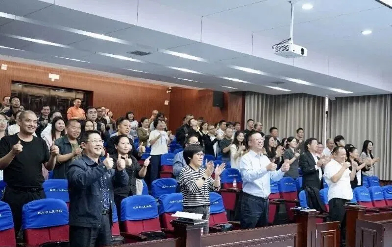 武冈法院举办心理健康专题讲座为干警减压(图2)