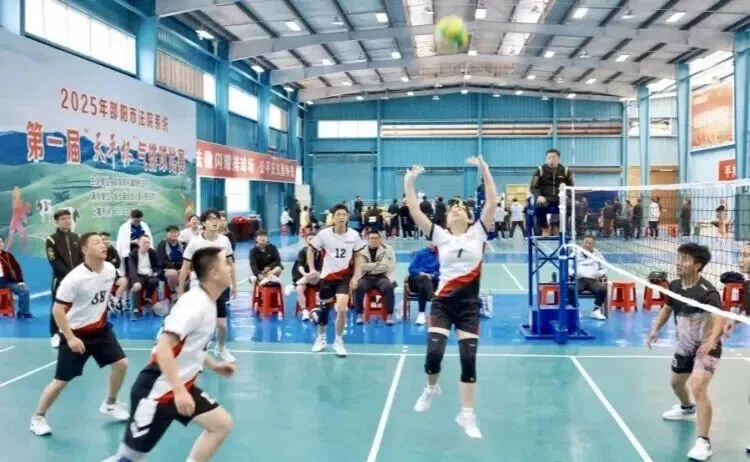“气”场全开 武冈法院斩获武冈市法院系统气排球赛亚军(图1)